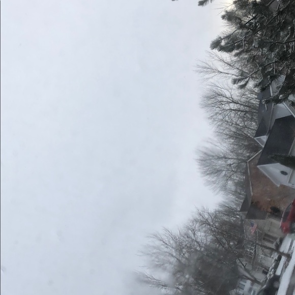 Hi, my name is Derek and I'm a online reseller - Picture 2 of 2